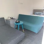 2 Double Bed Including 1 Double Sofa Bed Studio At Epsom